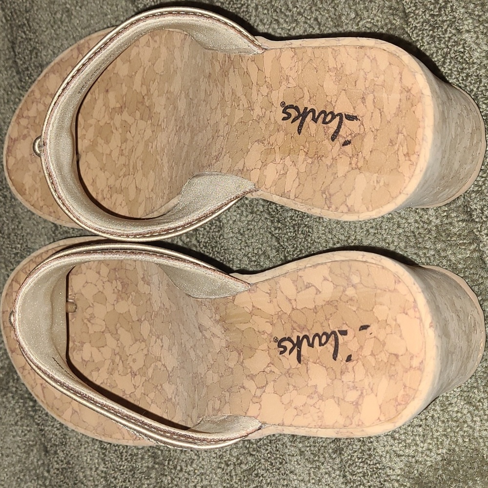 👡Clark's Sandals👡 - Picture 2 of 7